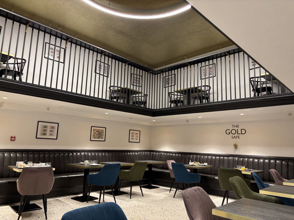 aspecialcompany's tweet photo. Was passiert, wenn eine Bank in die Hotellerie geht? Erlebt in Prag: 👉 https://t.co/d7jPuKDlH2
.
.
.
.
#hotelawards #50best #hotel #hospitality #hotelmarketing https://t.co/47cMeFeshU