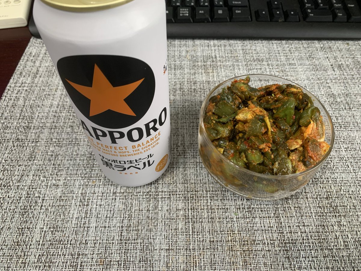 mgr_nikoniko's tweet photo. 佐倉市　#武道家心 さんの
チャーシューメン(大)とBDK飯

普濃普でオーダー。

辛いきゅうりがあったので麺量は悩んだけど大で。

お持ち帰りの辛いきゅうりもあったので注文。

ビールのつまみで頂いております。

今度、持ち帰りチャーシューも購入して武道家晩酌やって見たいな。

#ラーメン https://t.co/0KOy2yEqfv