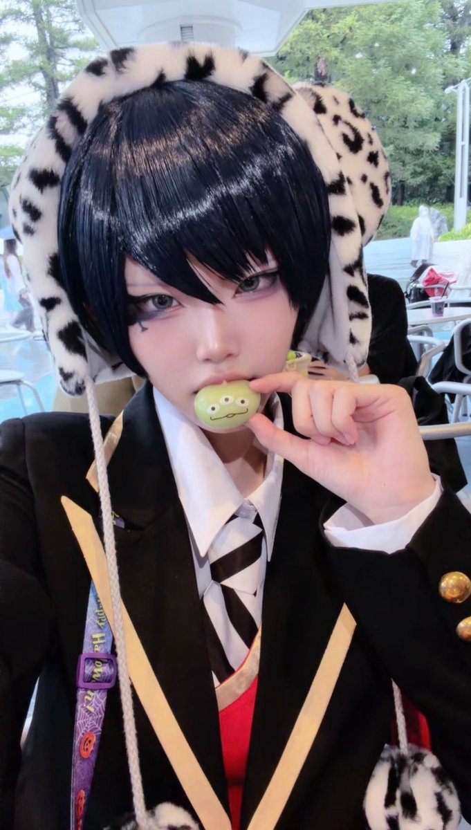 sion_x00's tweet photo. 俺だってたまにはこういうの食べるんだよ

 #Dハロ仮装2026 
 #Dハロツイステ https://t.co/pxmEY7bFDl