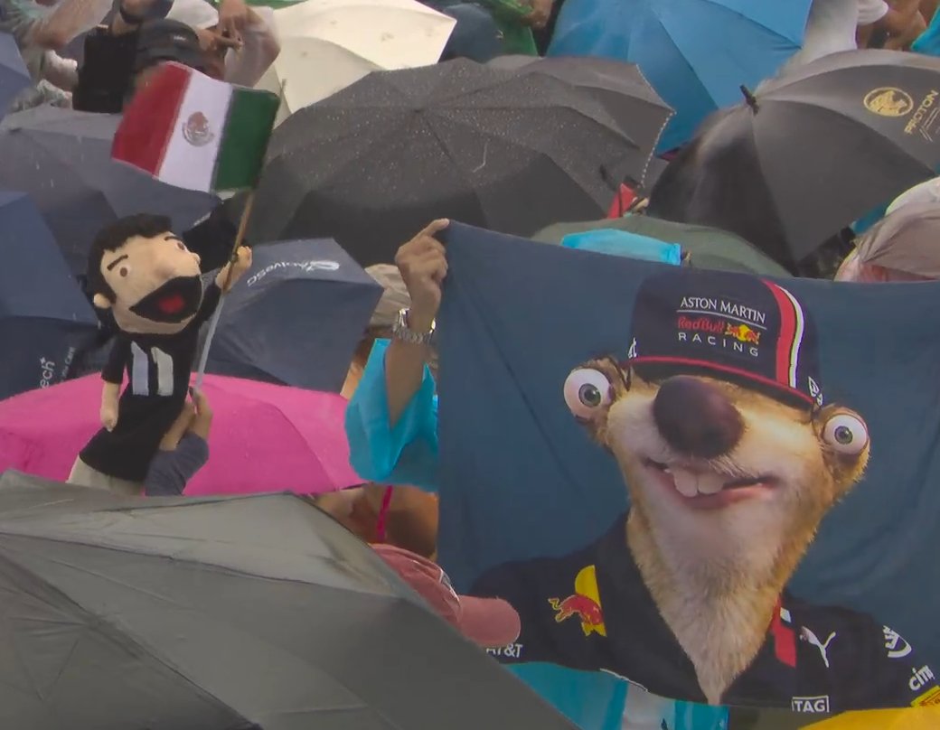 EstagiariodaF1's tweet photo. sempre lembro do Ricciardo kkkkkkkkkk https://t.co/BeLbYv66mX