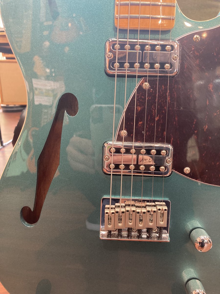 apollonmusic's tweet photo. 英国Vintage® Guitars 
Fホールモデル達

通常のラインナップでこれだけ選べます！
＃Thinline
#Vintage® Guitars https://t.co/pRTqY026cR