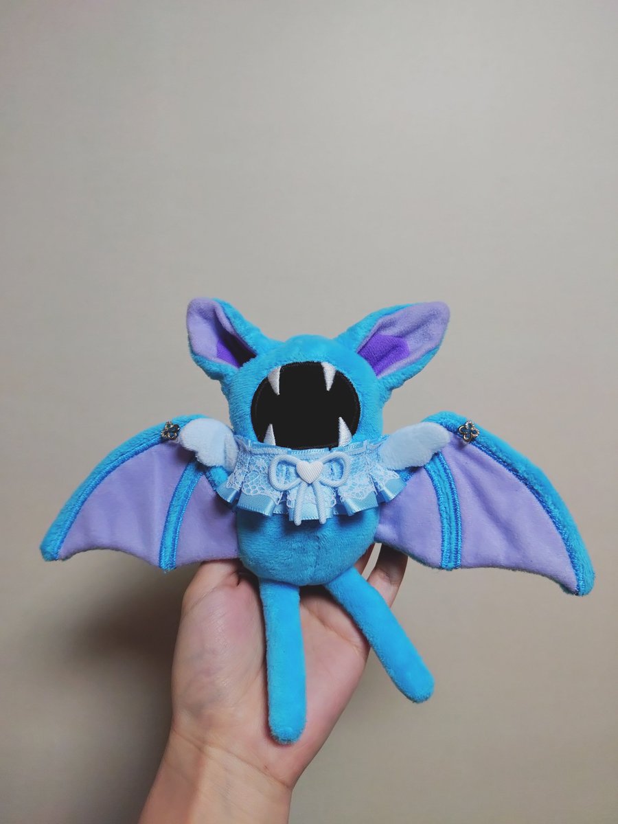 color_96810's tweet photo. #天使の日 🦇 https://t.co/FHv3XH0bOy