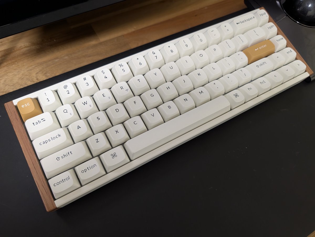 nag_akrs's tweet photo. まいにゅーぎあ
Keychron K6 HE
あとはNuphy Air60 v2が手に入れば欲しいキーボード一通り制覇 https://t.co/ashRwyrNlu