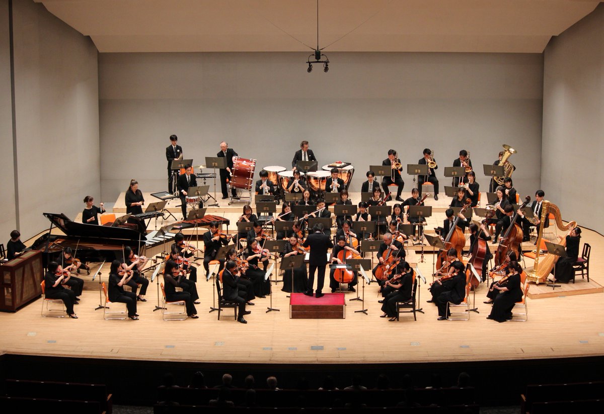 ac_orchestra's tweet photo. ♪四日市市文化会館再開記念演奏会♪

たくさんのお客様と共に再開をお祝いしました🎊
おめでとうございます👏👏👏

1曲目に演奏した「クスノキベル」は、四日市市文化会館の開演ベルとしてACOの録音が使われます。お聴きいただくたびにACOを思い出していただけると嬉しいです😊

次回は来年3/20(土)に #石田泰尚 さんとACO弦楽アンサンブルとのコラボコンサートがございます。
ご期待ください😎

またお会いできることを楽しみにしています🥰

#ACO #愛知室内オーケストラ #愛知室内 #四日市市文化会館 #再開記念 #石田アニキ