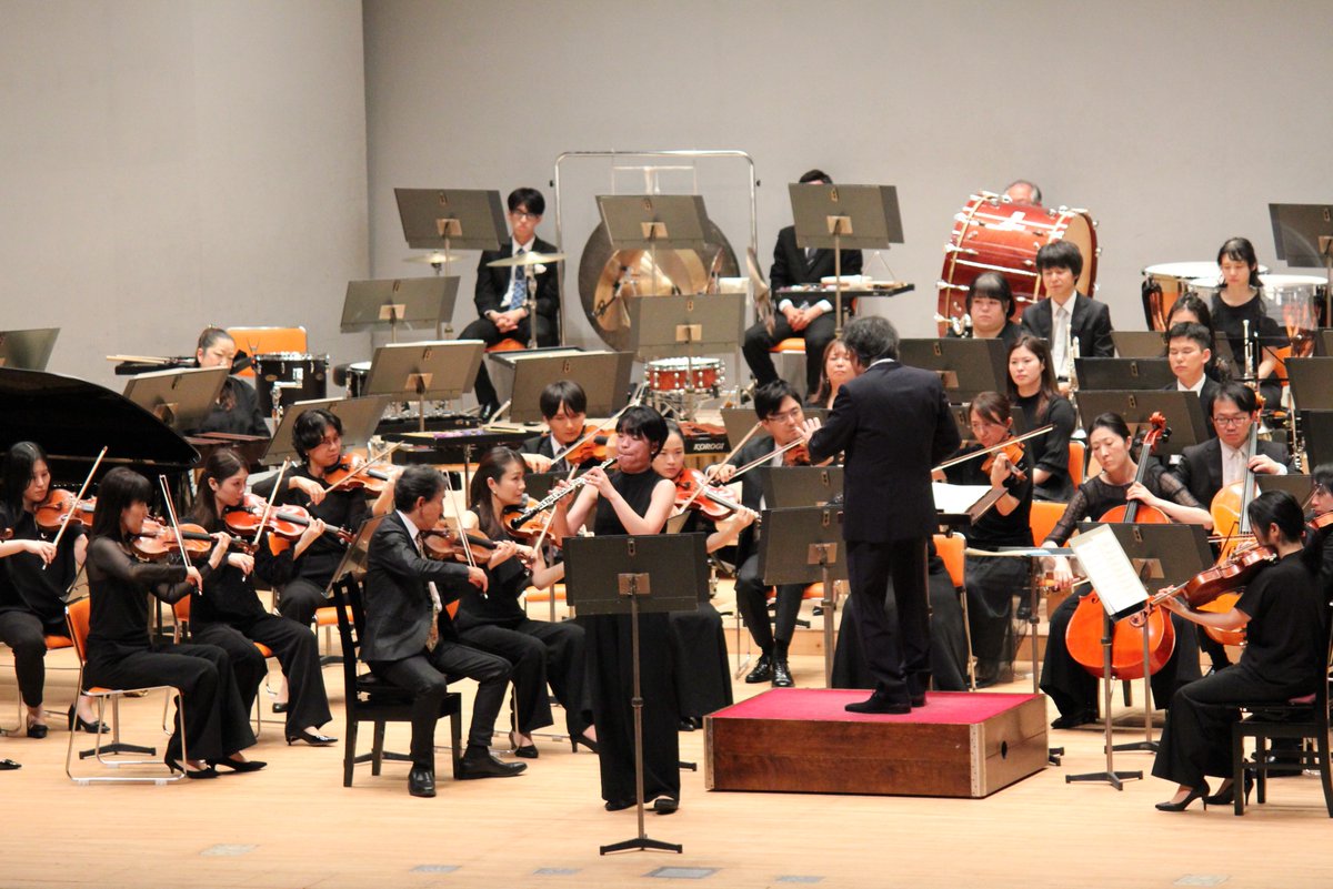 ac_orchestra's tweet photo. ♪四日市市文化会館再開記念演奏会♪

たくさんのお客様と共に再開をお祝いしました🎊
おめでとうございます👏👏👏

1曲目に演奏した「クスノキベル」は、四日市市文化会館の開演ベルとしてACOの録音が使われます。お聴きいただくたびにACOを思い出していただけると嬉しいです😊

次回は来年3/20(土)に #石田泰尚 さんとACO弦楽アンサンブルとのコラボコンサートがございます。
ご期待ください😎

またお会いできることを楽しみにしています🥰

#ACO #愛知室内オーケストラ #愛知室内 #四日市市文化会館 #再開記念 #石田アニキ