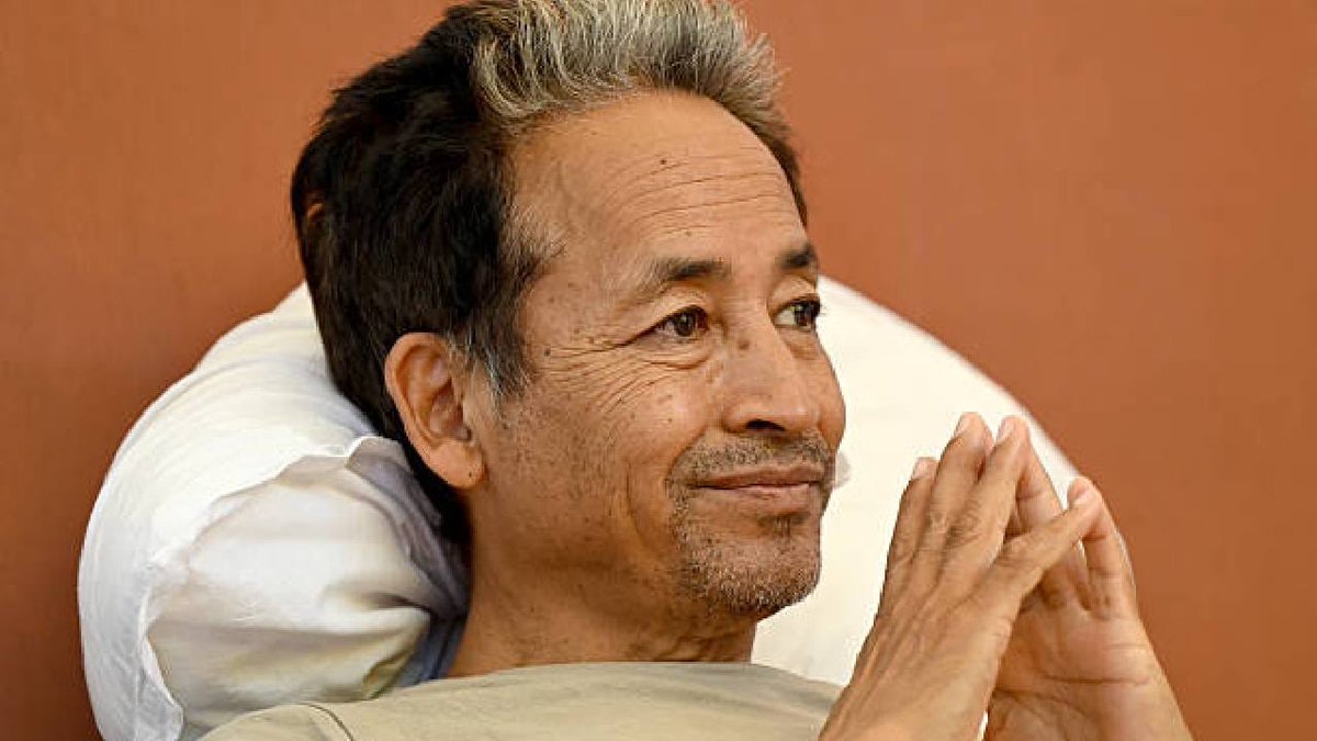 MrDemocratic_'s tweet photo. Why Sonam Wangchuk Ji is silent on Vote Chori, after all Vote Chori is more important than Paper Chori.

Just asking ? https://t.co/XXoWLpFjJn