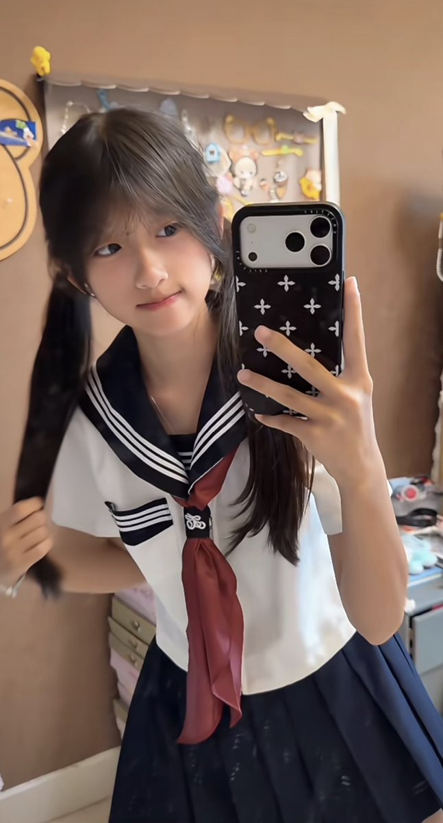 jodi69wr8's tweet photo. 从小缺爱！！

有人想锐评一下我14岁的福嘛 ？🥹   

不要🚪赶紧看，我要删了！！！ https://t.co/AdZVh1UbzT