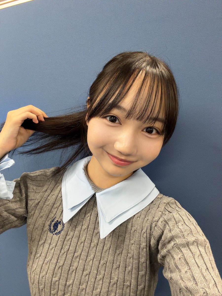 YoshidaMei_0507's tweet photo. オンラインお話会���りがとうございました！！
初めてお会いできた方、いつも応援してくださっている方、様々な方とお話できてとっても楽しかったです！
笑顔届いたかな😊
髪型も変えてみたよ〜🎀
 #吉田めい #HKT48 https://t.co/Rd2lfDnwKY