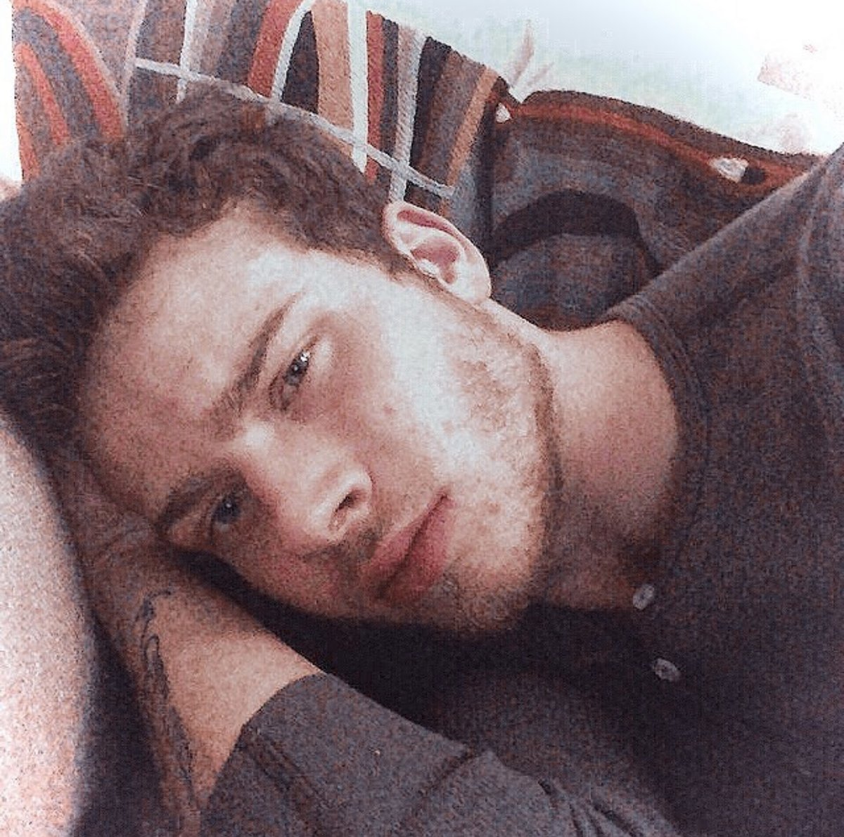 starkkbuckley's tweet photo. in-bed selfies https://t.co/B7xt8bgniT