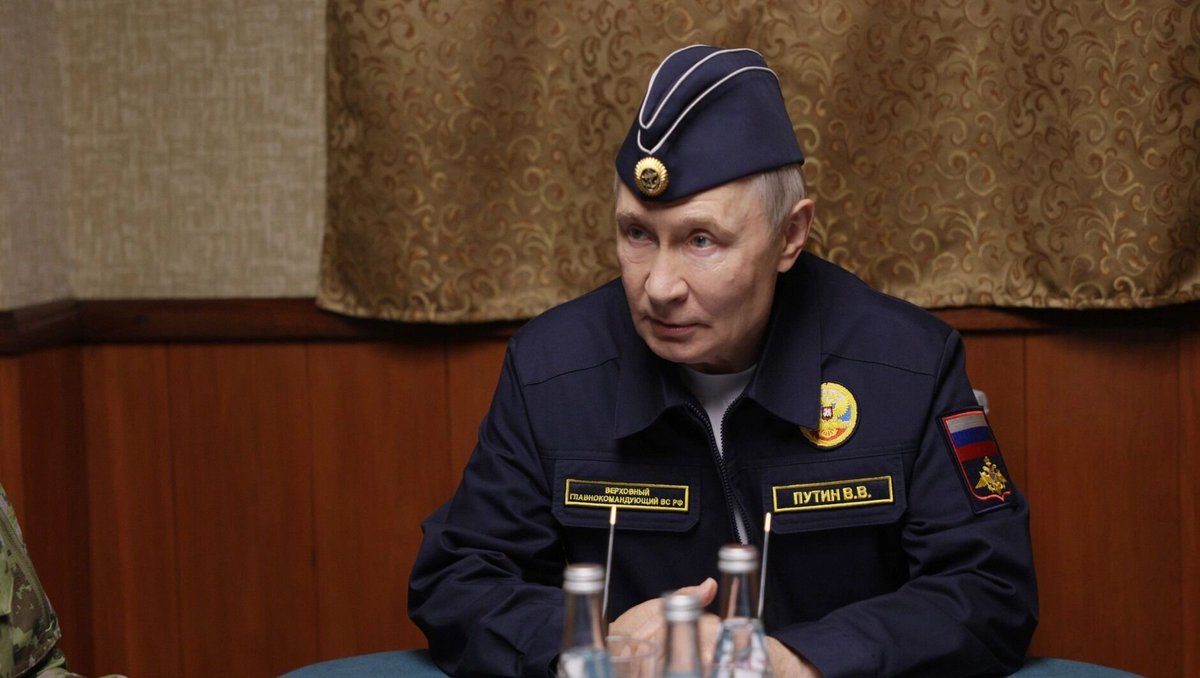 nexta_tv's tweet photo. Institute for the Study of War hinted at Putin’s inadequacy

Putin stated that Russian troops captured 1,301 km² of Ukrainian territory in September.

However, according to calculations by the Institute for the Study of War (ISW), during the same period the Russian army lost 80.81 km² of previously occupied territory.

If territories that Russian troops entered but failed to hold are taken into account, the total losses amount to 175.18 km².

ISW notes that Putin’s statements about the offensive are “so far removed from reality that they resemble hallucinations.”

“Putin’s absurd statements continue to shape a fictional picture of the fighting, reinforcing the Kremlin’s efforts as part of cognitive warfare.”

Analysts note that they cannot determine whether Putin is aware of the discrepancy in these figures or is receiving distorted data from the military leadership.

Separately, ISW points to increasingly frequent violations of the airspace of Moldova and other European countries.

According to the analysts, Moscow is trying to make such incidents seem normal, gradually increasing their frequency and scale.