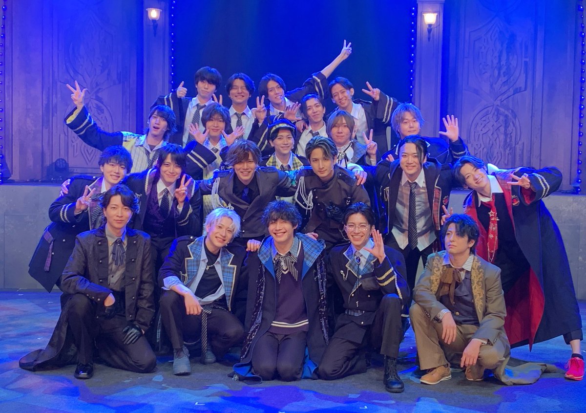 letter_stage's tweet photo. 💎舞台『拝啓、親愛なる魔法使いのあなたへ - lapis lazuli -』終演💎

連日たくさんのご来場、ご声援誠にありがとうございました！
無事千穐楽まで駆け抜けることができました。

ネタバレ解禁です✨
感想や撮影頂いた動画はぜひ「#レタステ」でポストお願いいたします✉️❕

今後とも「レタステ」の応援を何卒よろしくお願いいたします！