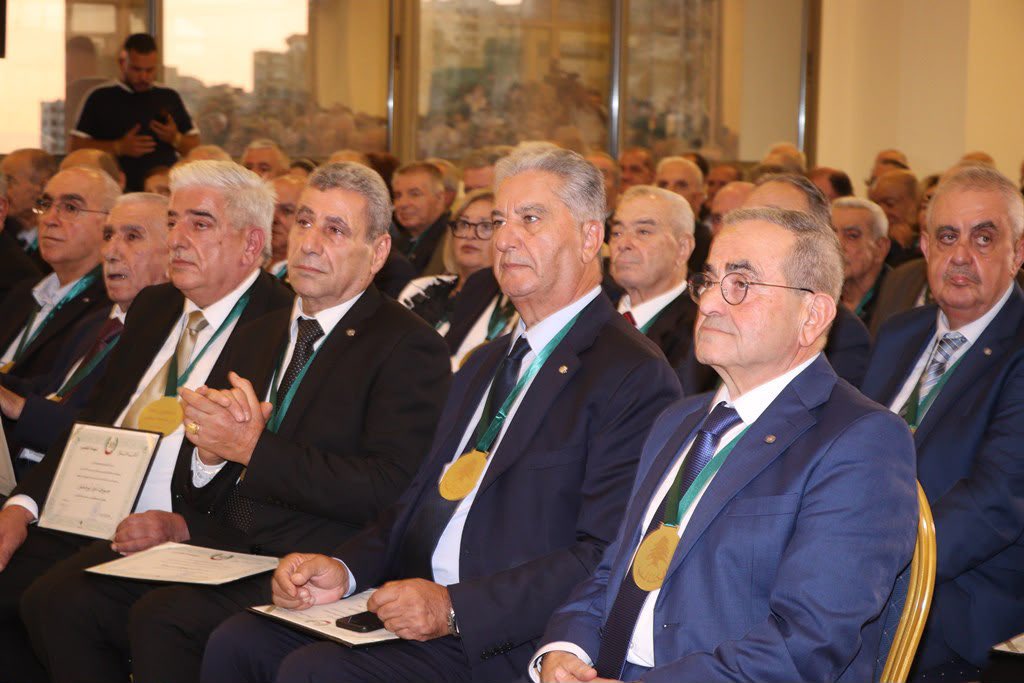 samygemayel's tweet photo. تكريم الدفعة الثانية من خمسيني اقليم المتن الكتائبي https://t.co/Nj4epHQqcr