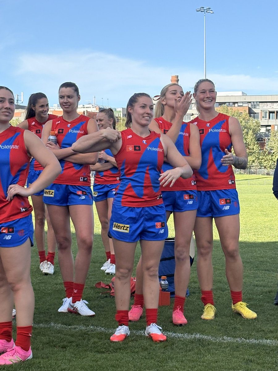 DeeArmy's tweet photo. This Away guernsey is mint. 
Best ever! 
#demonspirit https://t.co/eDcoyZkvLZ