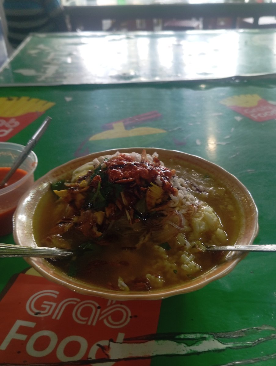 imasputra12's tweet photo. Hari ini sudah beli makan nasi soto ayam dan teh es 15rb + 4rb 😋
Aku lapar 😊😋
#rezeki #bisu #tuli #nasi #ayam https://t.co/AwRNaZ9kX6