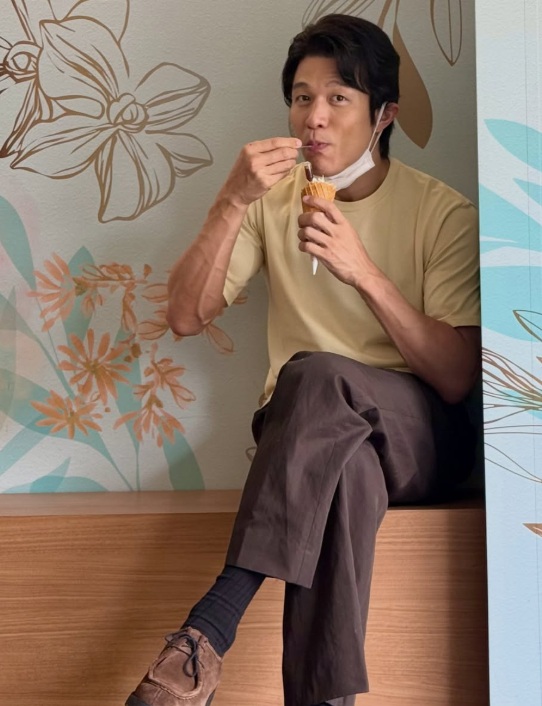 miu596lala's tweet photo. 亮平さんが召し上がられてるのは
エアアイスアッシュさんの、黒蜜きな粉エアソフト✨
ソフトクリーム界のフェラーリと呼ばれるマシーン！美味しそう…

https://t.co/R6xxHQc7Zp
https://t.co/eSh3saXU6y https://t.co/rmBhBjMv5M