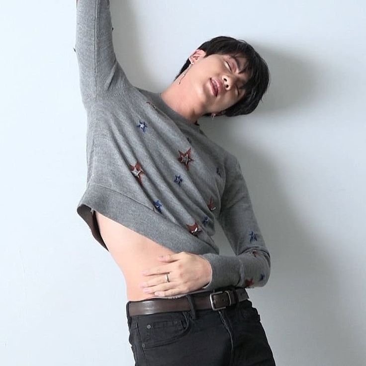 seokjinnienw's tweet photo. Everyone say Thank You Jhope 🩶🖤 https://t.co/L9CotaBrNe
