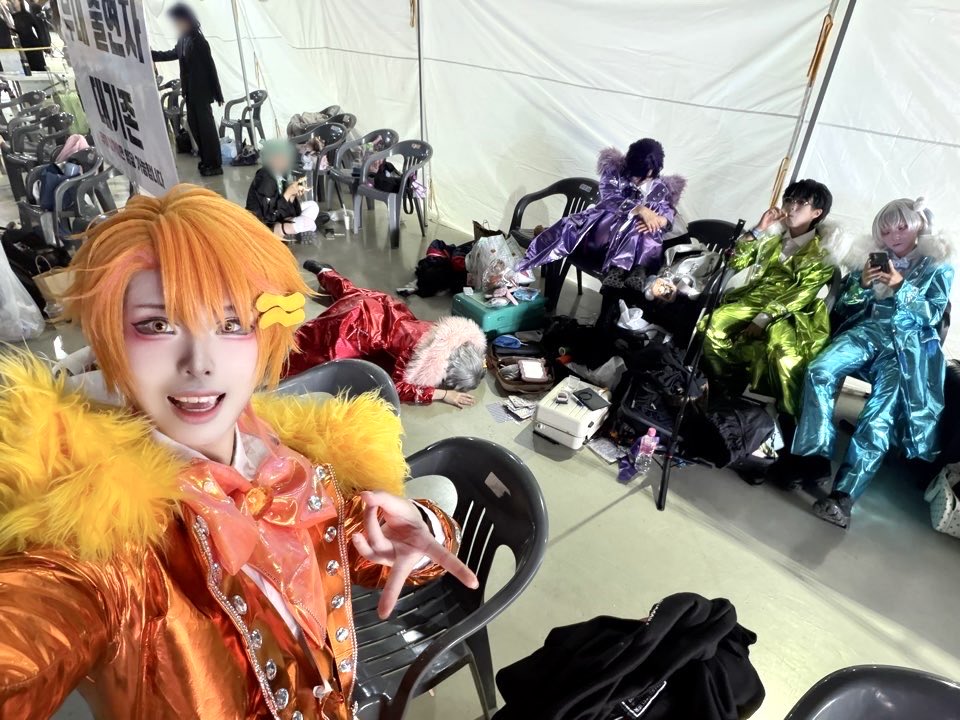 TOW__87's tweet photo. 바….쿠….레……츠……… 퇴근 https://t.co/iyJMWIhMyr