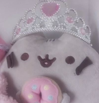 muffirexic's tweet photo. my mind is only filled with lesbian fantasies, calories, or kpop https://t.co/fDa8bFOJIj
