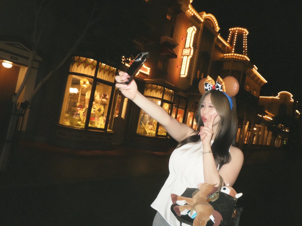 peeeaaaaaach's tweet photo. わーるどばざーる芸人🎷🤎 https://t.co/5AqQg7XPWx