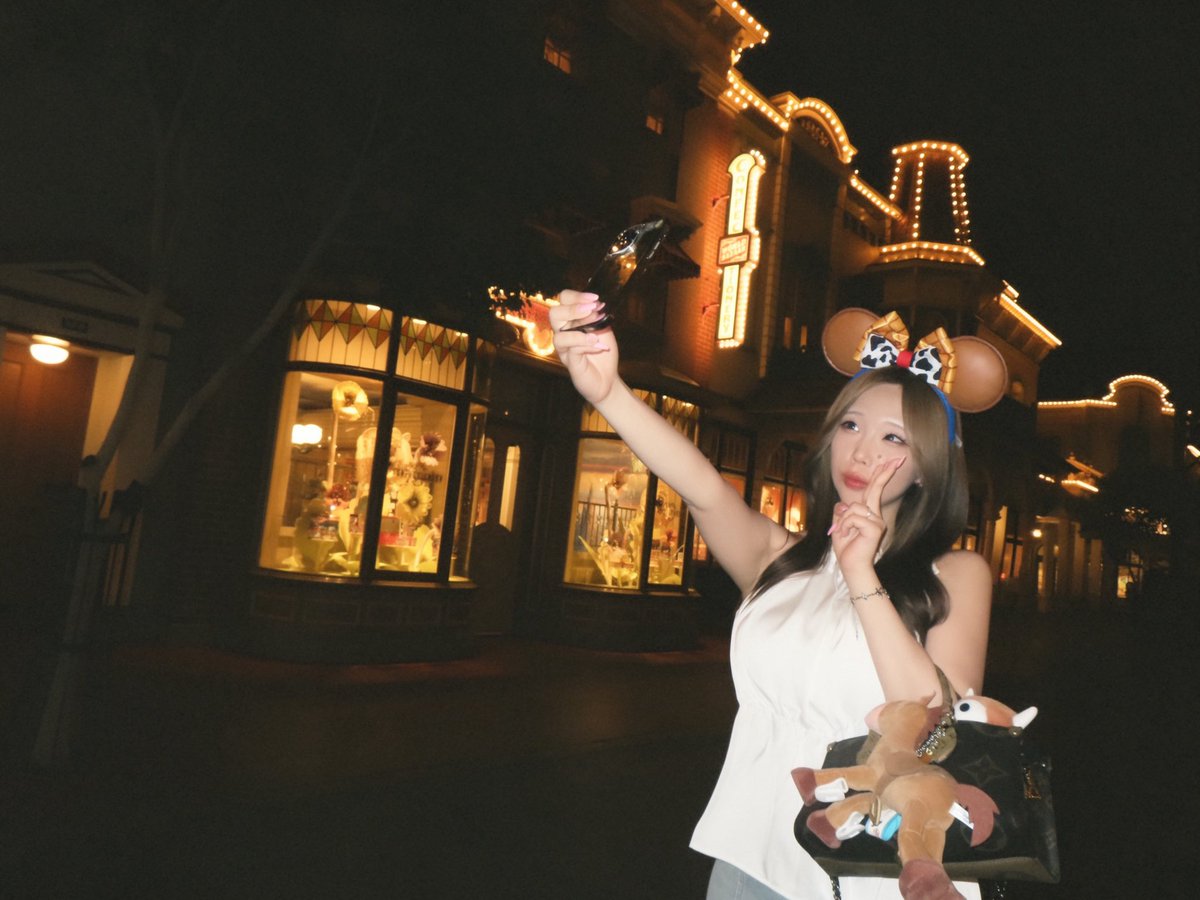 peeeaaaaaach's tweet photo. わーるどばざーる芸人🎷🤎 https://t.co/5AqQg7XPWx