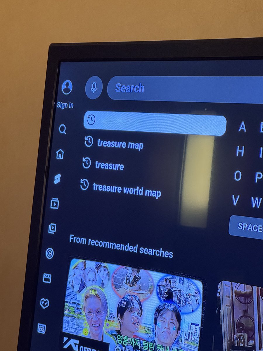 kkyuttana's tweet photo. currently staying at a hotel and i think the guest staying before me is also a teume? 😂 https://t.co/W3XjQb8ch9