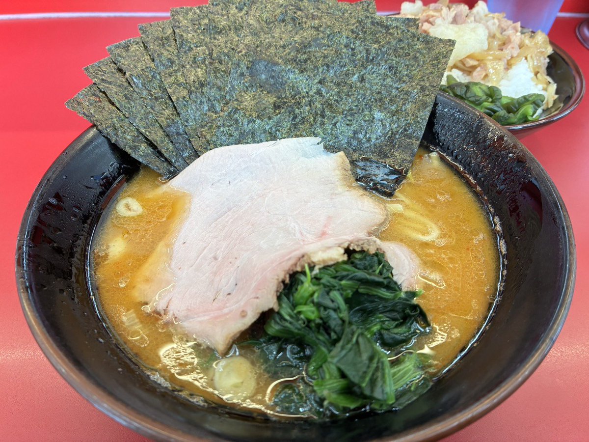 isshinchan123's tweet photo. 相馬家で朝ラーメン
家系味噌󠄀
海苔
無料ライス
サビチャー✨

味噌󠄀の風味がブワッと香り、次にスープのコクと旨味が追いかけてくる😍✨ https://t.co/lvEEPE45H3