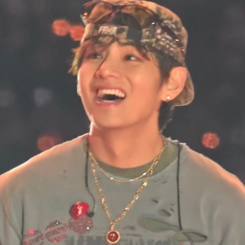 euphorikth's tweet photo. the sun shines brighter when taehyung smiles https://t.co/SIPyJF1e4q