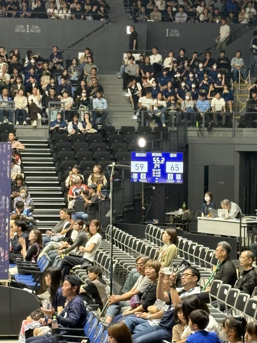 Aaaaai_75's tweet photo. 信州のハリスはいい選手なんだろうけど、ちょっと自己中心的なplayが多い？🤔

フラストレーションが溜まるのは分かるけど、ちょっと周りの選手が合わせづらそうで可哀想🙄💭

何がともあれラスト1Q‼︎
この流れで勝ってほしいな✊🏻🔥
#信州ブレイブウォリアーズ https://t.co/OEJW4zvcp2