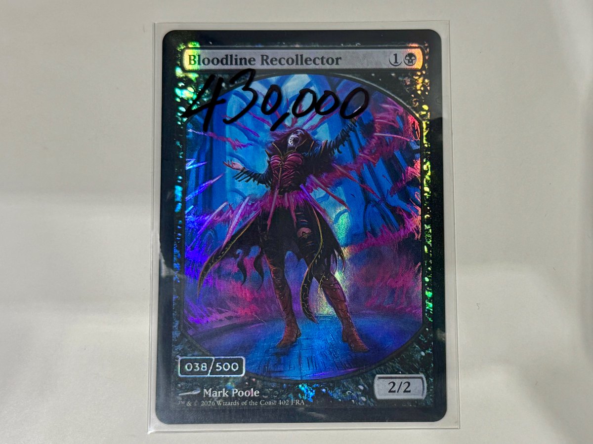 TokyoMTG's tweet photo. 🔥東京MTGブース最新入荷🔥

《血統想起者/Bloodline Recollector》
シリアルナンバー入りが入荷しました！！

No.は『038/500』
お値段✨️￥430,000✨️で販売中です👍

#プレイヤーズコンベンション https://t.co/7qY7OWjH0J