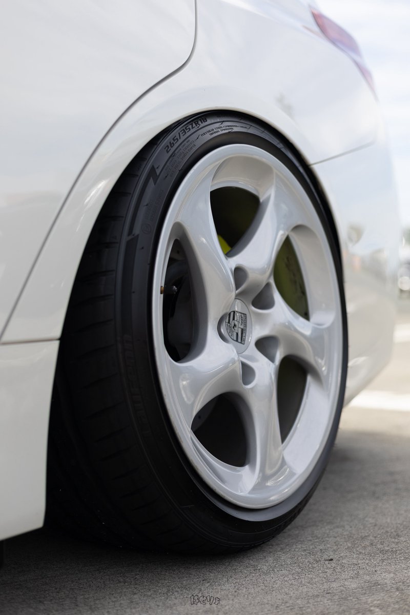 hase__vab's tweet photo. 🛞New Wheels🛞

PORSCHE 996 Carrera 4S Genuine https://t.co/YMynJbTwCy