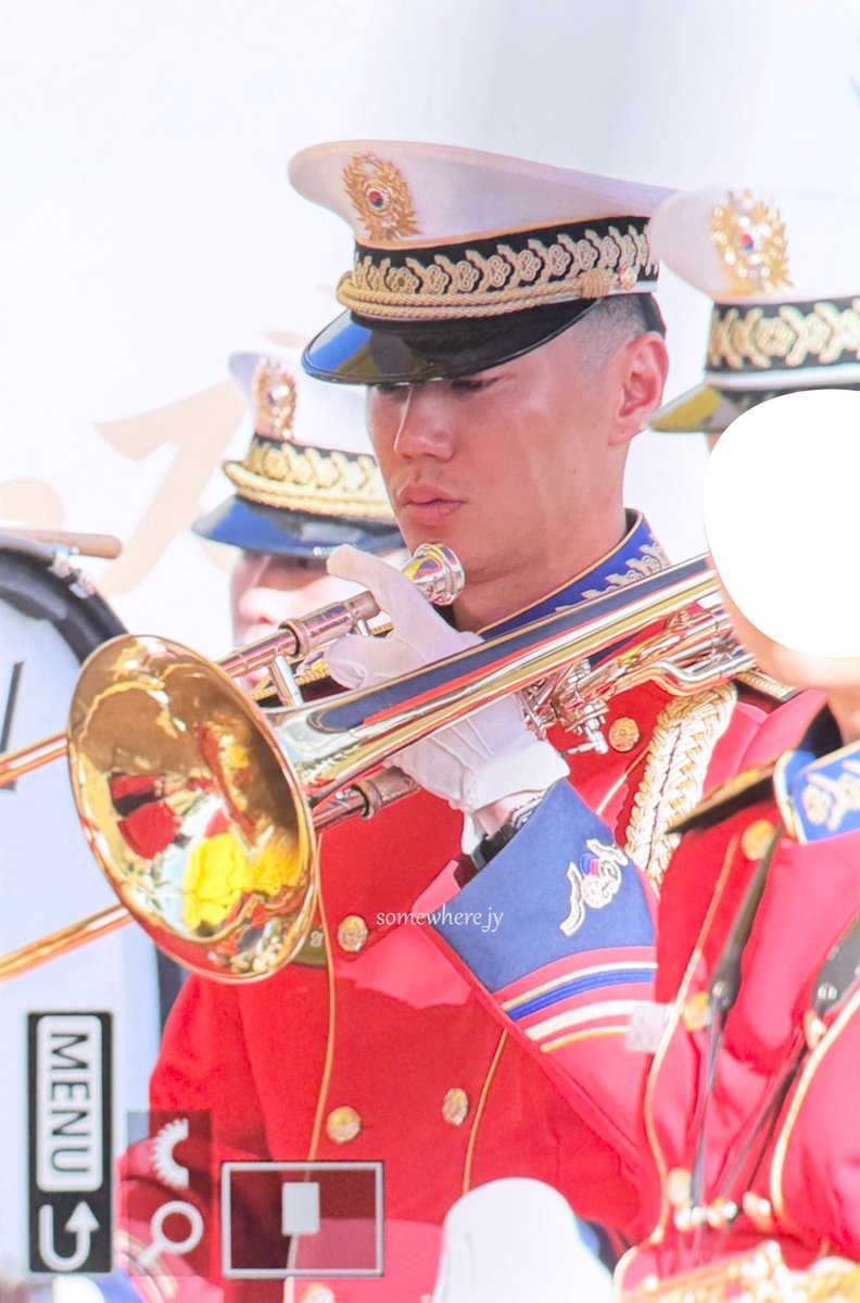 2junyl's tweet photo. oh? junyoung today in his military band uniform and trumpet! my pookie!

#이준영 #LEEJUNYOUNG https://t.co/gKIcvEDXEK