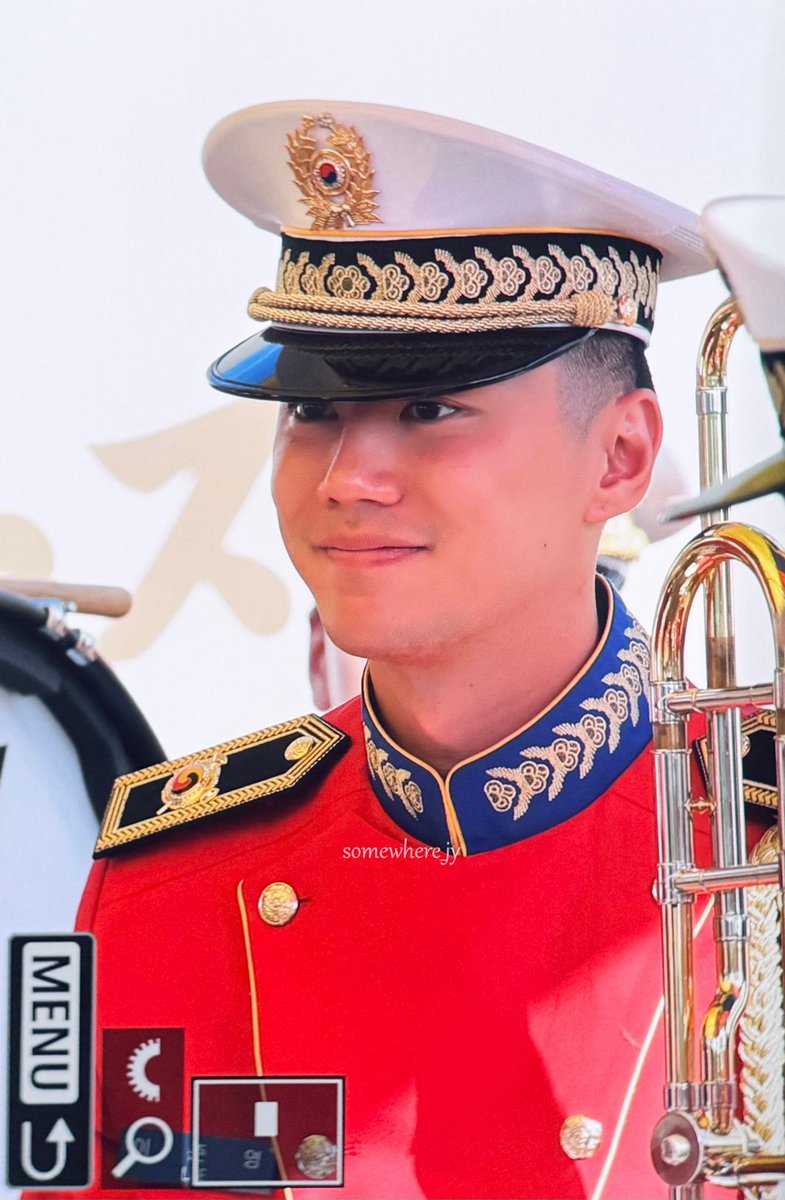2junyl's tweet photo. oh? junyoung today in his military band uniform and trumpet! my pookie!

#이준영 #LEEJUNYOUNG https://t.co/gKIcvEDXEK
