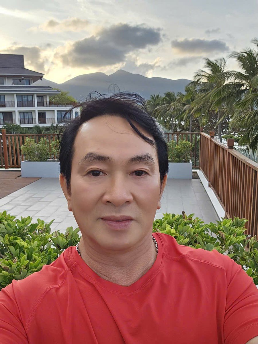 Trvky2212's tweet photo. Gay nè ai quen không https://t.co/p6Q5noePeJ