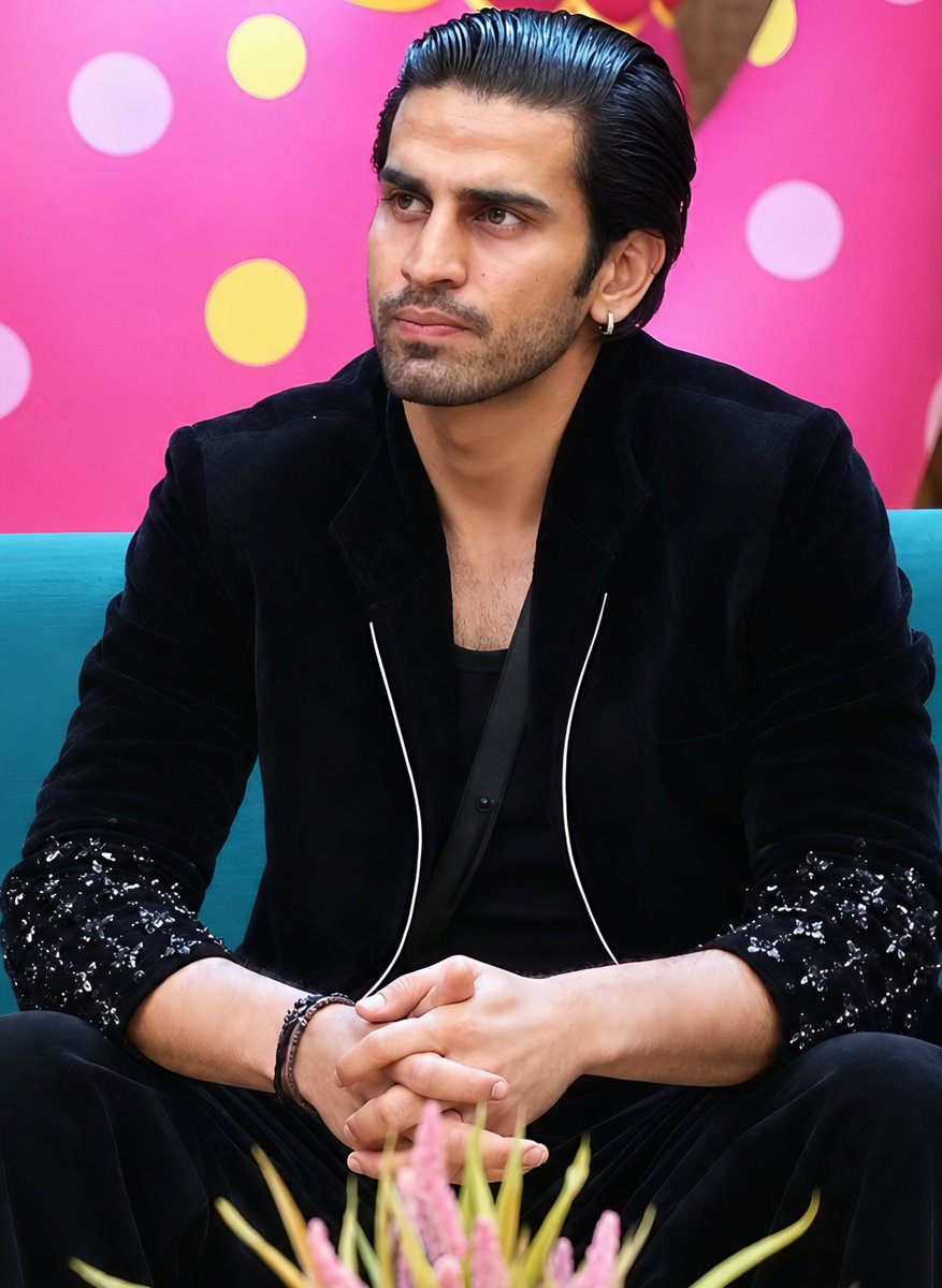 gullu_don_08's tweet photo. Trending in India —  “ENTERTAINMENT KING GULLU” 👑🔥 https://t.co/5SLcWQ9nHX