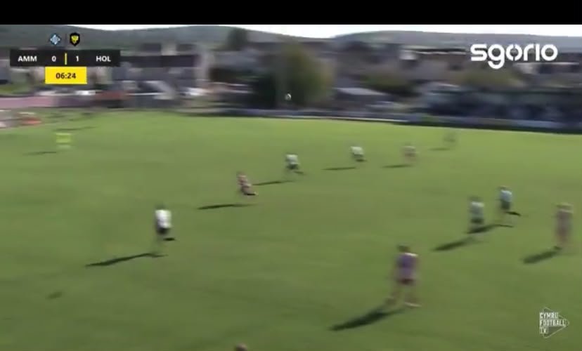 Johnnyh17's tweet photo. @dermott1979 See the flight of the ball , at least a second after the pass was made and hes still onside. https://t.co/0z5IrqAUhy