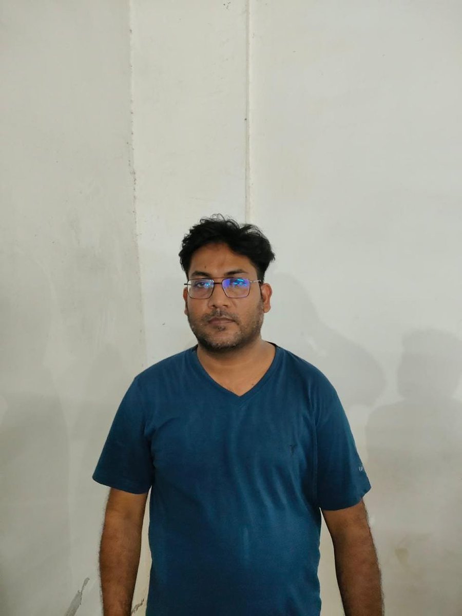 MDImran1526903's tweet photo. अमरोहा। यूपी

झोलाछाप डॉक्टर के गलत ऑपरेशन से महिला की मौत का मामला

अदालत में दो को सुनाई उम्र कैद की सजा

तत्कालीन डीएम और सीएमओ को अदालत में भेजा नोटिस

अस्पताल संचालक और झोलाछाप डॉक्टर मुस्तफा को आजीवन कारावास

9 साल पुराने मामले में अदालत से मिला न्याय @CMOfficeUP @Uppolice https://t.co/dwpaI8MI4o