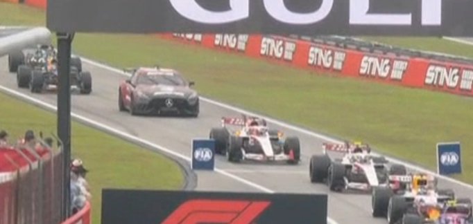 f1_polska_dc's tweet photo. Kiedy nakłamałeś w CV, ale i tak dostałeś pracę #f1pl #elevenf1 https://t.co/tMeV8leKjX