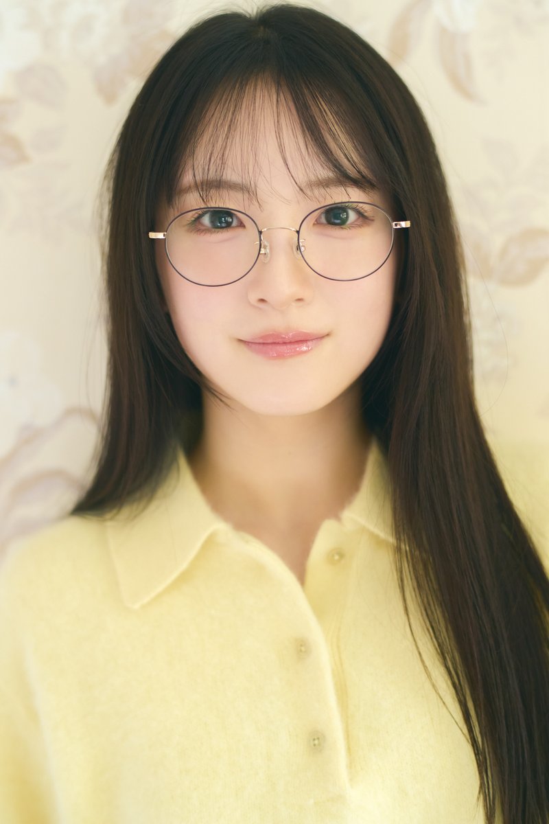 nogizaka46's tweet photo. 6期生グラビア Nogizaka Colors◢

毎日1人ずつ公開中✨

本日は #鈴木佑捺 を公開いたしましたので、ぜひ特設サイトからご覧ください📸

https://t.co/zzqT9gxjzB

#NogizakaColors
#乃木坂46 https://t.co/b8jpKKJ241