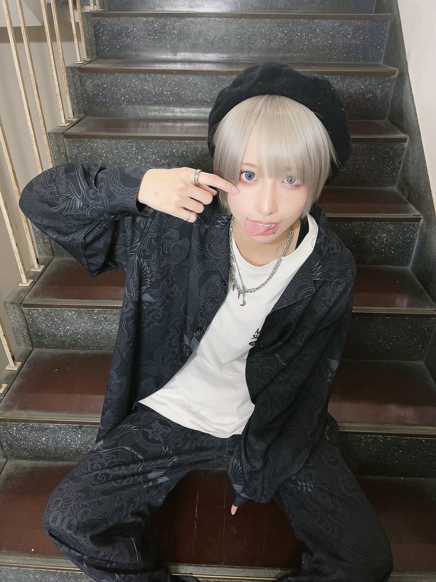 tawa_narukami's tweet photo. べーっ🩶 https://t.co/WNmXoXyiXh