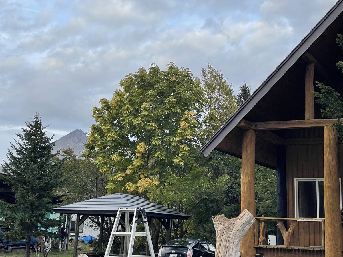HAKODATE_wacha's tweet photo. 今日はここまで
ホカホカになったネルシャツ着て帰ろう
噴火しそうな山の麓です https://t.co/EZELEm4vQa