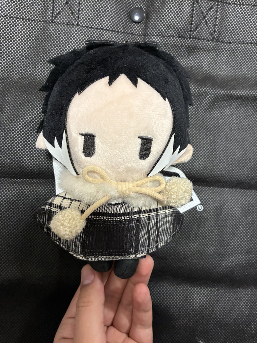Datsuzg's tweet photo. サンキューマートのポンチョ着せたら激カワすぎるよ。👿さん、、、 https://t.co/Bmz1LTYAsh
