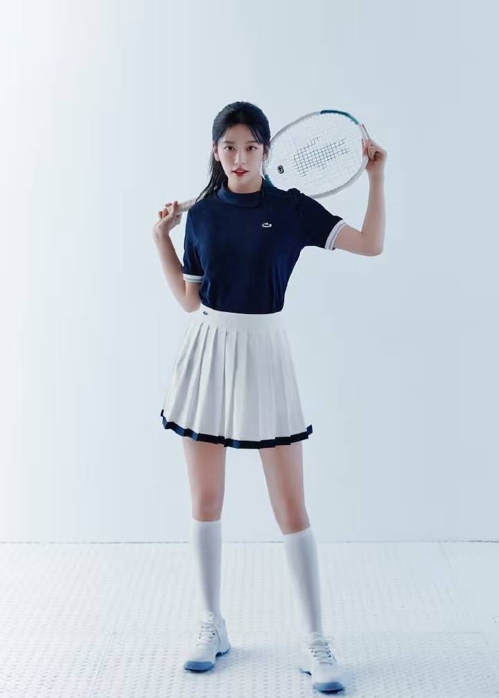 EmilyH0723's tweet photo. She has completely set the standard high for luxury fashion with Lacoste SS27

YUJIN AT LACOSTE PFW
#YUJINxLacosteSS27
#ANYUJIN
#LacosteSS27 https://t.co/M8tcF0ZCXn