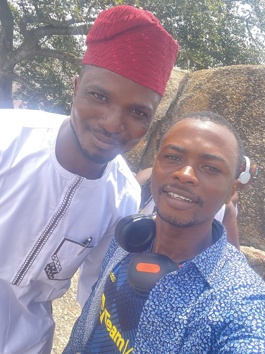 gbegunlo_of_Lag's tweet photo. Ohh
I sha dey imagine say wetin Oluko con do for Abk
I was the one who took a picture with you at Olumo Rock yesterday https://t.co/Zaq6kIwTx3