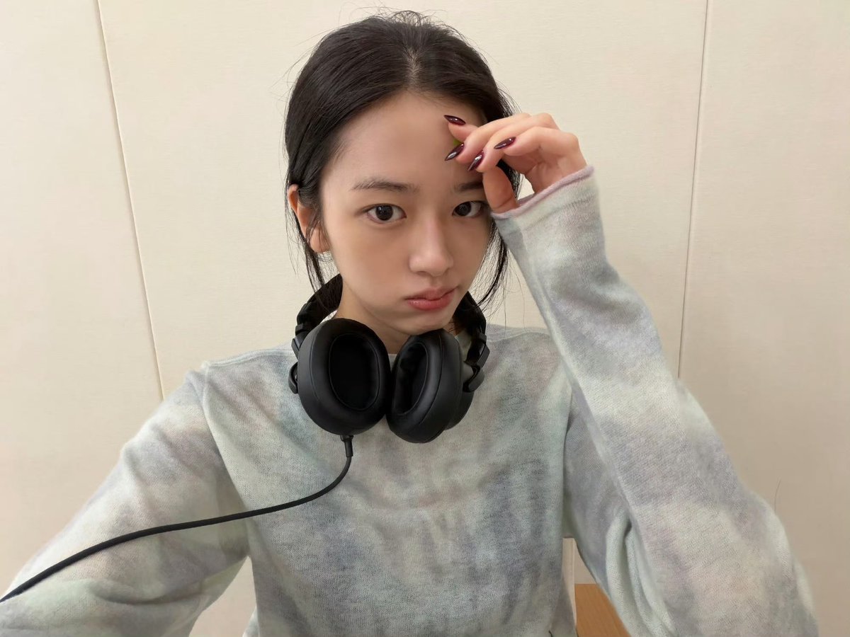ji_you31188's tweet photo. Fashion journalists can’t stop praising Ahn Yujin’s stunning appearance at PFW.

YUJIN AT LACOSTE PFW
#YUJINxLacosteSS27
#ANYUJIN
#LacosteSS27 https://t.co/Jwj2xRH36p