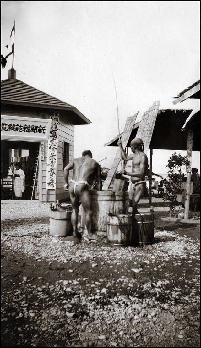 UltraRightK's tweet photo. @66YXZLC2sgAoHKp @riyonriyon0 funny how you show this when in old japan, japanese were running naked according to westerners first visit to japan. hahaha https://t.co/AqCdvdbsqa