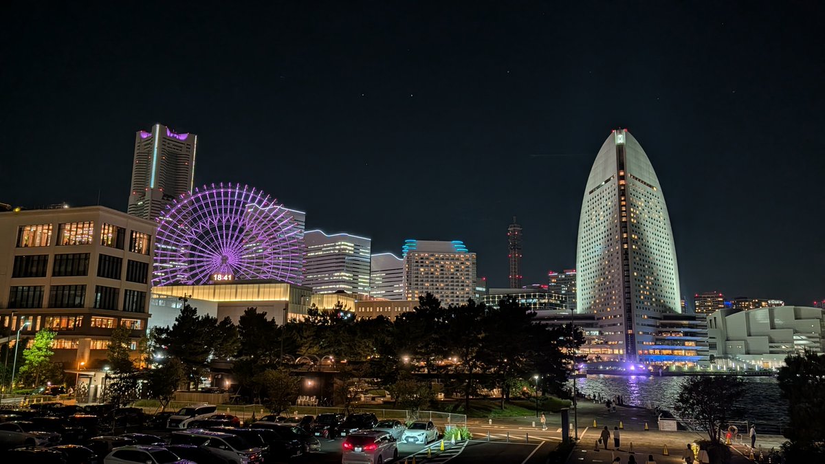 corocoro_dobon's tweet photo. 昨日ふらっと横浜行ってかけたけど夜景綺麗だった。意外と思いつくまま出かけるのもイイカモと思った。 https://t.co/4g51fDHbZr