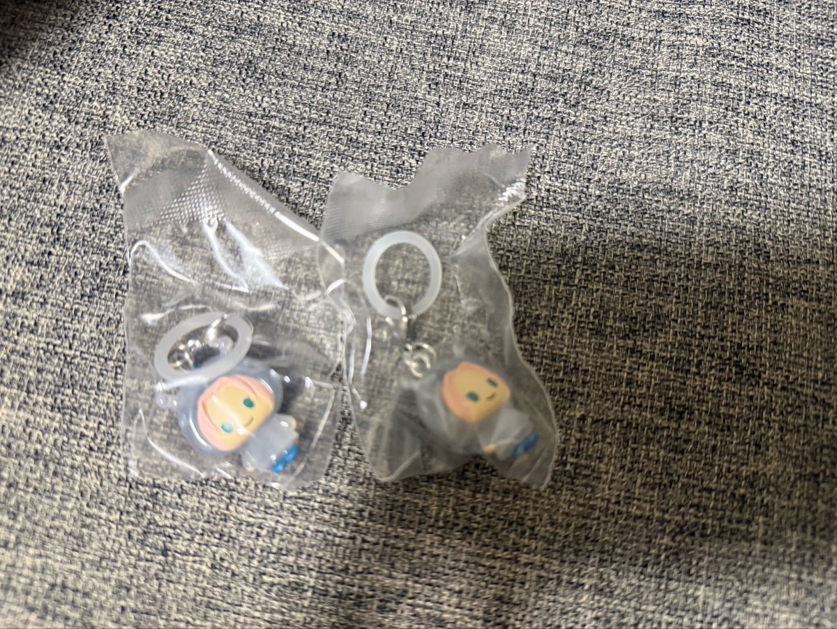 ______tns______'s tweet photo. めじるしアクセサリー　ガチャガチャ　交換
譲　ナルト疾風伝　春野サクラ2

求　ケロロ軍曹雨にそなえる���ドロロ
　　名探偵コナン　江戸川コナン
　　または定価、異種

京王線沿い手渡し可
よろしくお願いします。 https://t.co/EK9XBhuHOf
