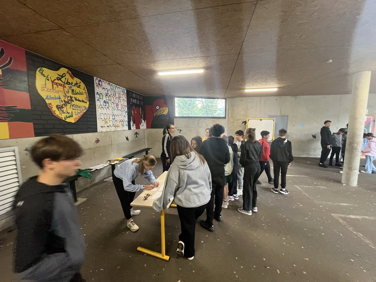 clgstexupery61's tweet photo. Dans le cadre des parcours éducatifs, notre première journée parcours s’est déroulée ce vendredi 2 octobre.
Une journée dédiée à la citoyenneté, au climat scolaire, à la prévention contre le harcèlement et aux compétences psychosociales qui a mobilisé l’ensemble des personnels. https://t.co/tCAFPLNHdC