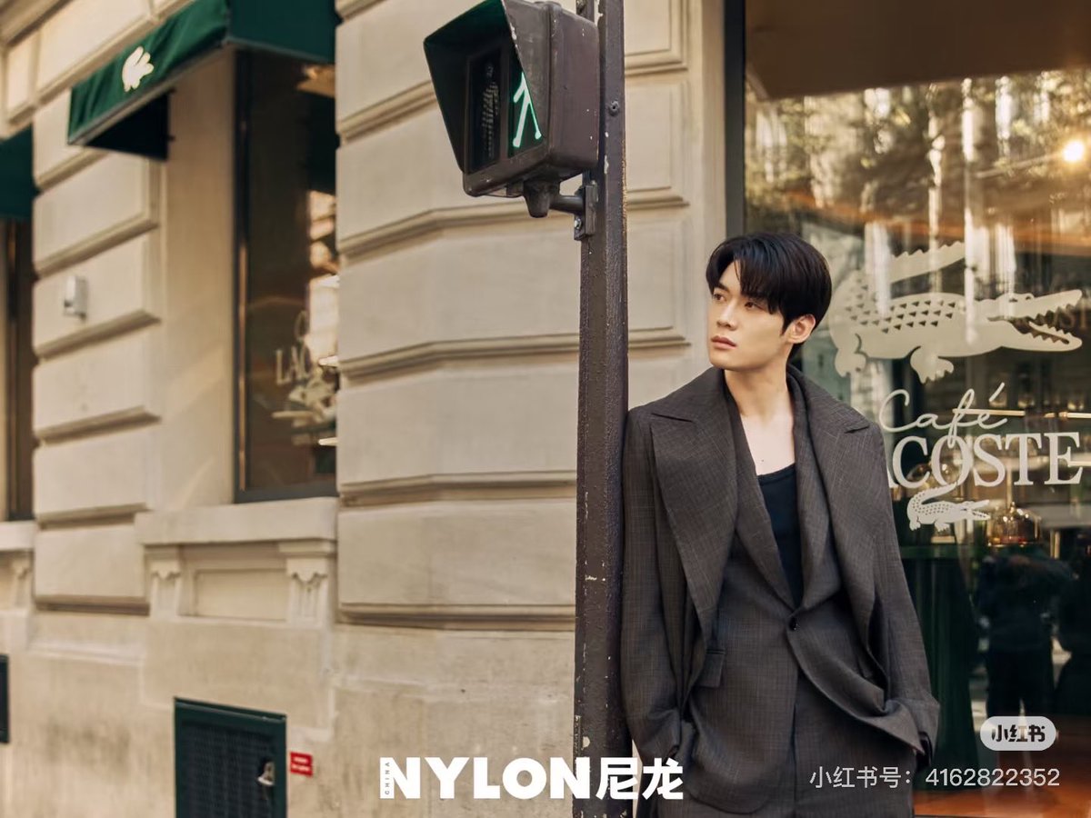Yoonsik_DataCN's tweet photo. LACOSTE’s signature relaxed elegance meets its perfect match in Kim Yoonsik’s gentle but firm charisma.
ಥ﹏ಥ

KIMYOONSIK LACOSTE SS27 

#KIMYOONSIKxLacoste
#YOONSIKPFWSS27 https://t.co/d71SGUmAKG