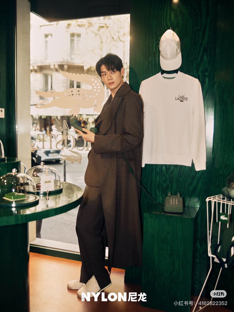 Yoonsik_DataCN's tweet photo. LACOSTE’s signature relaxed elegance meets its perfect match in Kim Yoonsik’s gentle but firm charisma.
ಥ﹏ಥ

KIMYOONSIK LACOSTE SS27 

#KIMYOONSIKxLacoste
#YOONSIKPFWSS27 https://t.co/d71SGUmAKG